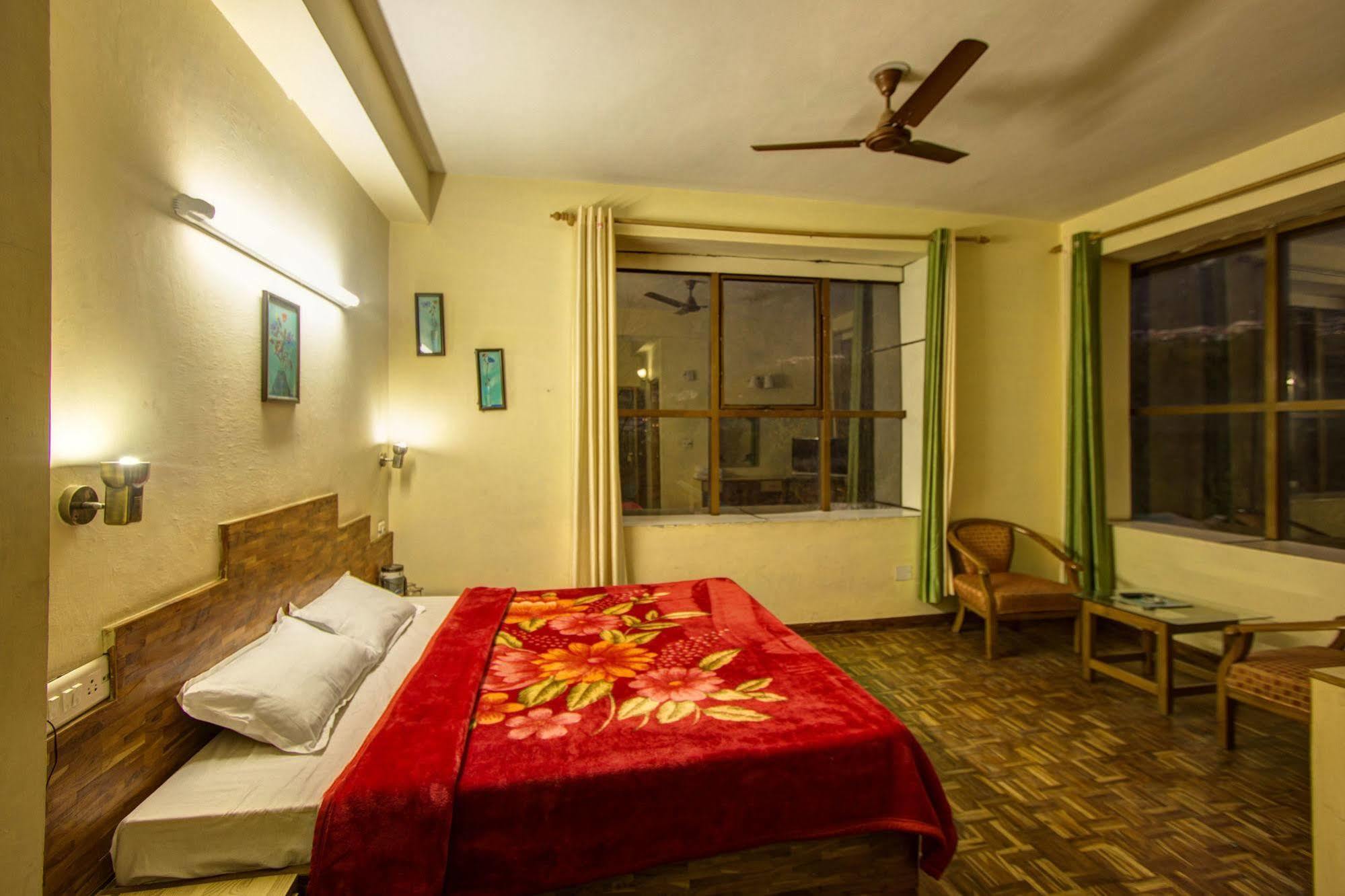 Kalinga Grand Hotel Манали Экстерьер фото