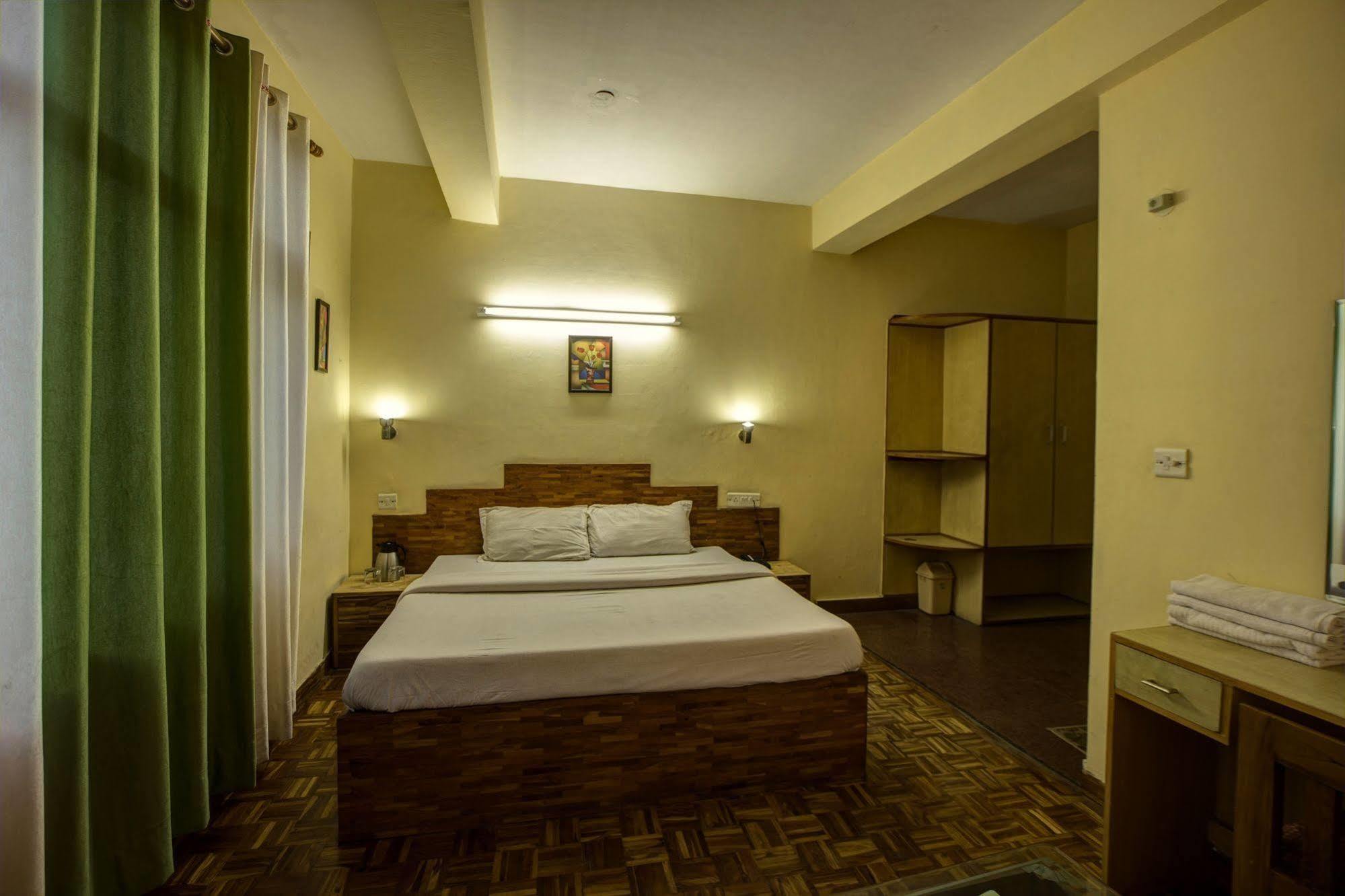 Kalinga Grand Hotel Манали Экстерьер фото