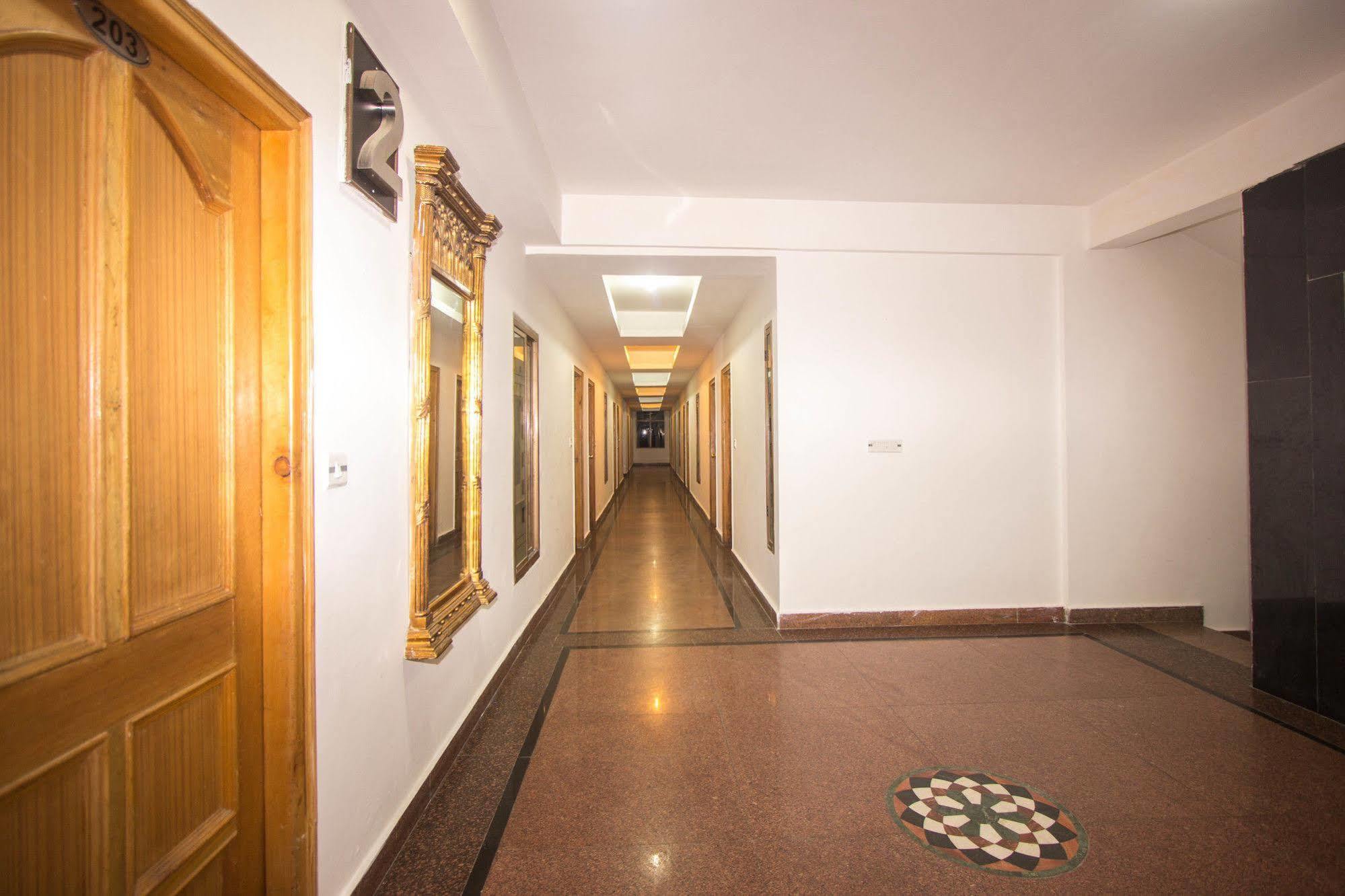 Kalinga Grand Hotel Манали Экстерьер фото